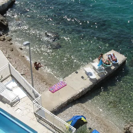 Maison d'hôtes And With A Swimming Pool Brist, Makarska - 15620 Brist