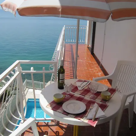 And With A Swimming Pool Brist, Makarska - 15620 Maison d'hôtes 3*