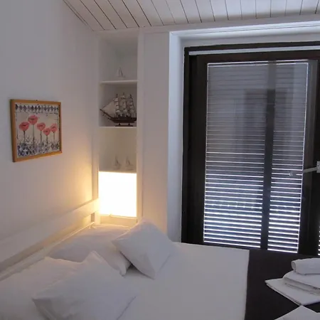 And With A Swimming Pool Brist, Makarska - 15620 Maison d'hôtes Brist