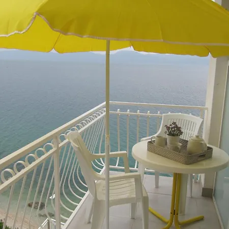 And With A Swimming Pool Brist, Makarska - 15620 Maison d'hôtes Brist