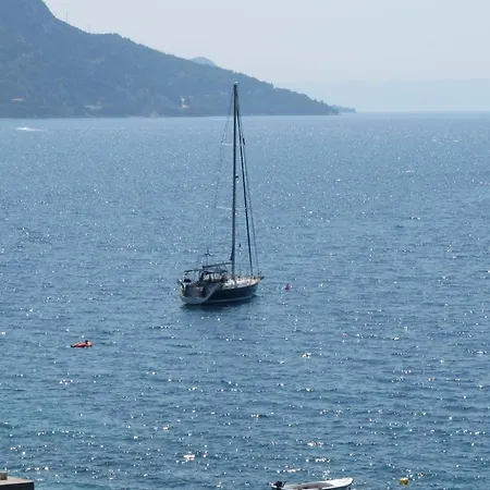 And With A Swimming Pool Brist, Makarska - 15620 Maison d'hôtes Brist